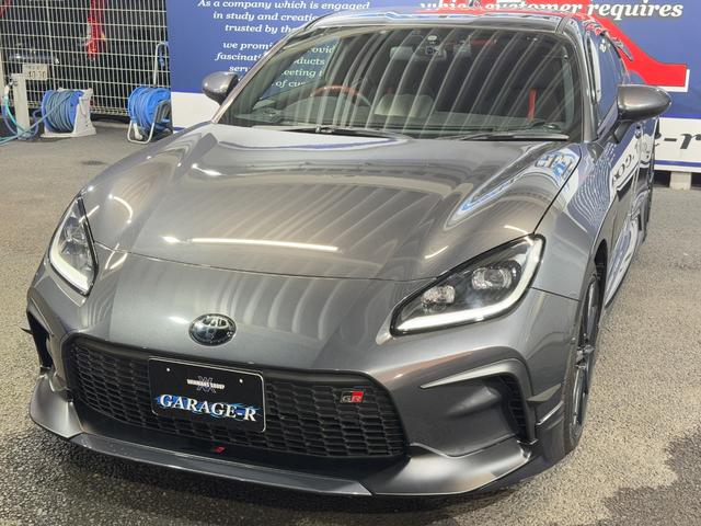 ＧＲ８６ ＲＺ　ＳＡＲＤカーボンウイング　ＩＮＴＥＣテールランプ　ＧＲフルエアロ（フロントスポイラー／サイドスカート／リヤバンパースポイラー）　ＨＫＳマフラー　ＧＲパフォーマンスダンパー　ＨＫＳエアクリーナー（22枚目）