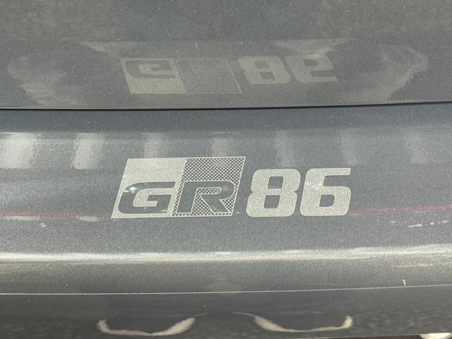 ＧＲ８６ ＲＺ　ＳＡＲＤカーボンウイング　ＩＮＴＥＣテールランプ　ＧＲフルエアロ（フロントスポイラー／サイドスカート／リヤバンパースポイラー）　ＨＫＳマフラー　ＧＲパフォーマンスダンパー　ＨＫＳエアクリーナー（30枚目）