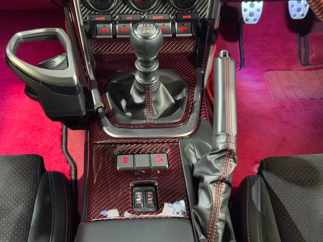 ＧＲ８６ ＲＺ　ＳＡＲＤカーボンウイング　ＩＮＴＥＣテールランプ　ＧＲフルエアロ（フロントスポイラー／サイドスカート／リヤバンパースポイラー）　ＨＫＳマフラー　ＧＲパフォーマンスダンパー　ＨＫＳエアクリーナー（61枚目）