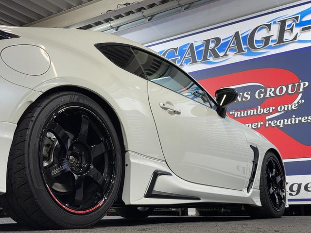 ＧＲ８６ ＲＺ　ＧＲフルエアロ　ＲＡＹＳ１８ｉｎＡＷ　ＨＫＳエキマニ／キャタ／車高調／オイルクーラー／導風板／サンドイッチブロック／ウォッシャータンク　ＧＲマフラー／パフォーマンスダンパー　カロッツェリアナビ（10枚目）