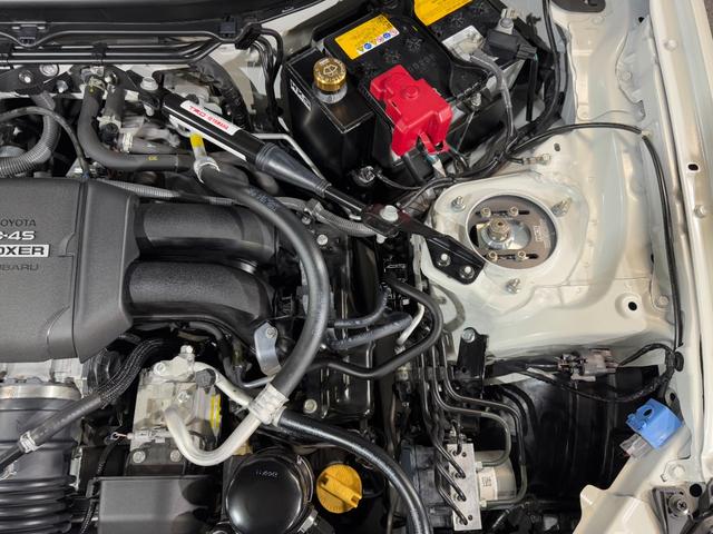 ＧＲ８６ ＲＺ　ＧＲフルエアロ　ＲＡＹＳ１８ｉｎＡＷ　ＨＫＳエキマニ／キャタ／車高調／オイルクーラー／導風板／サンドイッチブロック／ウォッシャータンク　ＧＲマフラー／パフォーマンスダンパー　カロッツェリアナビ（32枚目）