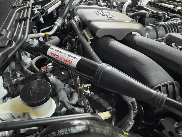 ＧＲ８６ ＲＺ　ＧＲフルエアロ　ＲＡＹＳ１８ｉｎＡＷ　ＨＫＳエキマニ／キャタ／車高調／オイルクーラー／導風板／サンドイッチブロック／ウォッシャータンク　ＧＲマフラー／パフォーマンスダンパー　カロッツェリアナビ（33枚目）