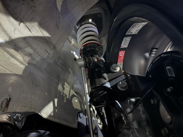 ＧＲ８６ ＲＺ　ＧＲフルエアロ　ＲＡＹＳ１８ｉｎＡＷ　ＨＫＳエキマニ／キャタ／車高調／オイルクーラー／導風板／サンドイッチブロック／ウォッシャータンク　ＧＲマフラー／パフォーマンスダンパー　カロッツェリアナビ（36枚目）