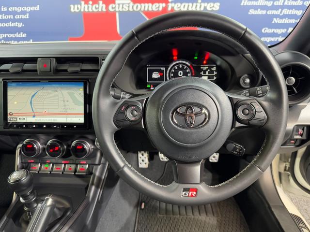 ＧＲ８６ ＲＺ　ＧＲフルエアロ　ＲＡＹＳ１８ｉｎＡＷ　ＨＫＳエキマニ／キャタ／車高調／オイルクーラー／導風板／サンドイッチブロック／ウォッシャータンク　ＧＲマフラー／パフォーマンスダンパー　カロッツェリアナビ（43枚目）