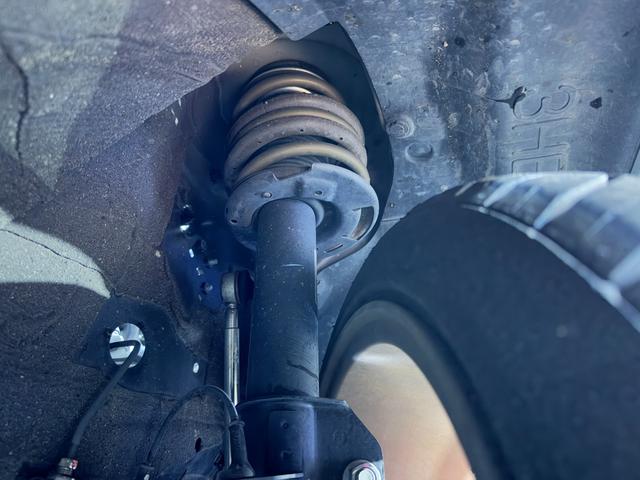 スイフトスポーツ スポーツ　１．４　全方位モニター用カメラパッケージ装着書　ワンオーナー　ＷｅｄｓＳｐｏｒｔｓ１７ｉｎＡＷ　ＴＥＩＮダウンサス　純正ナビ（ＤＴＶ／Ｂｌｕｅｔｏｏｔｈ／ＤＩＳＣ／バックカメラ／全方位）　社外メーター（ブースト計）　シートヒーター　クルコン　ＥＴＣ（28枚目）