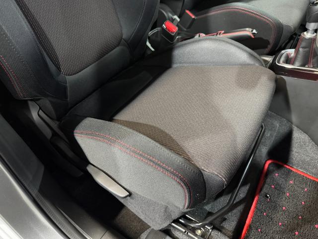 スイフトスポーツ スポーツ　１．４　全方位モニター用カメラパッケージ装着書　ワンオーナー　ＷｅｄｓＳｐｏｒｔｓ１７ｉｎＡＷ　ＴＥＩＮダウンサス　純正ナビ（ＤＴＶ／Ｂｌｕｅｔｏｏｔｈ／ＤＩＳＣ／バックカメラ／全方位）　社外メーター（ブースト計）　シートヒーター　クルコン　ＥＴＣ（31枚目）