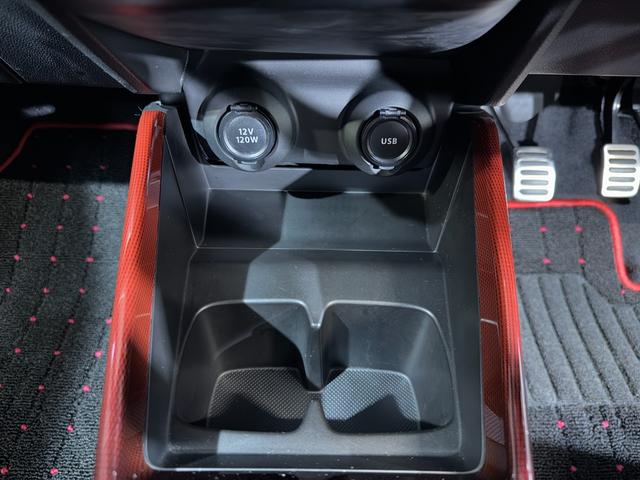 スイフトスポーツ スポーツ　１．４　全方位モニター用カメラパッケージ装着書　ワンオーナー　ＷｅｄｓＳｐｏｒｔｓ１７ｉｎＡＷ　ＴＥＩＮダウンサス　純正ナビ（ＤＴＶ／Ｂｌｕｅｔｏｏｔｈ／ＤＩＳＣ／バックカメラ／全方位）　社外メーター（ブースト計）　シートヒーター　クルコン　ＥＴＣ（50枚目）