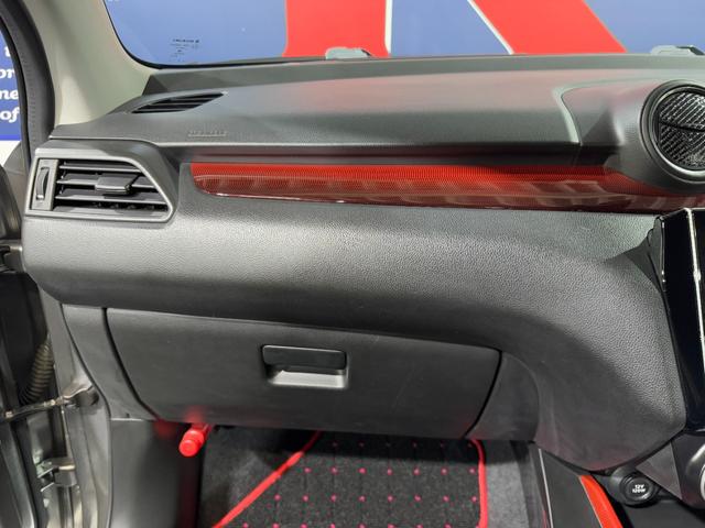 スイフトスポーツ スポーツ　１．４　全方位モニター用カメラパッケージ装着書　ワンオーナー　ＷｅｄｓＳｐｏｒｔｓ１７ｉｎＡＷ　ＴＥＩＮダウンサス　純正ナビ（ＤＴＶ／Ｂｌｕｅｔｏｏｔｈ／ＤＩＳＣ／バックカメラ／全方位）　社外メーター（ブースト計）　シートヒーター　クルコン　ＥＴＣ（54枚目）