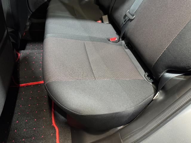 スイフトスポーツ スポーツ　１．４　全方位モニター用カメラパッケージ装着書　ワンオーナー　ＷｅｄｓＳｐｏｒｔｓ１７ｉｎＡＷ　ＴＥＩＮダウンサス　純正ナビ（ＤＴＶ／Ｂｌｕｅｔｏｏｔｈ／ＤＩＳＣ／バックカメラ／全方位）　社外メーター（ブースト計）　シートヒーター　クルコン　ＥＴＣ（60枚目）