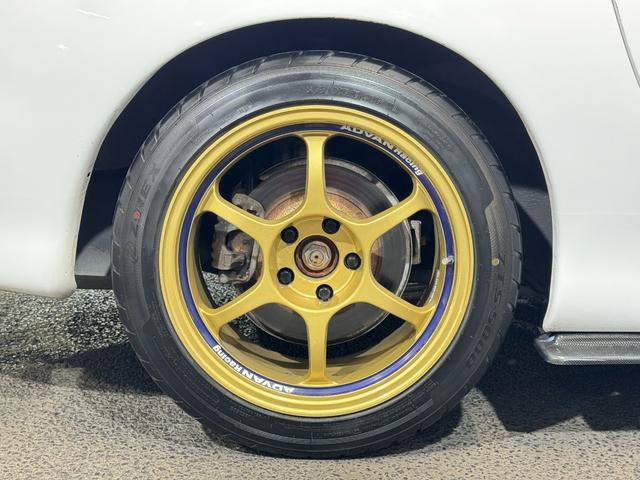 ★ＡＤＶＡＮ　Ｒａｃｉｎｇ１８インチアルミホイール