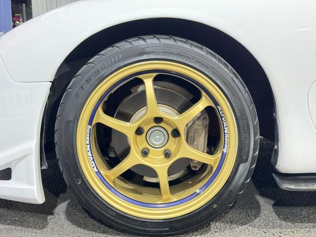 ★ＡＤＶＡＮ　Ｒａｃｉｎｇ１８インチアルミホイール