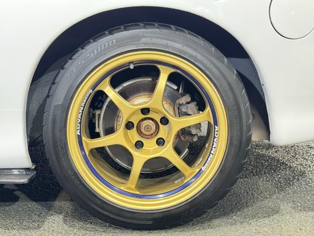 ★ＡＤＶＡＮ　Ｒａｃｉｎｇ１８インチアルミホイール