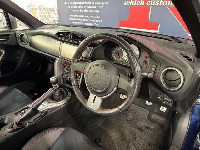 86 GTリミテッド ワンオーナー 純正17inAW 純正ナビ(Bluetooth/DISC/ラジオ) 純正マフラー ドアバイザー シートヒーター フロントフォグランプ オートライト ETC(30枚目)