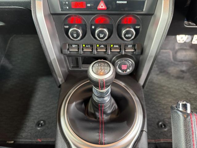 86 GTリミテッド ワンオーナー 純正17inAW 純正ナビ(Bluetooth/DISC/ラジオ) 純正マフラー ドアバイザー シートヒーター フロントフォグランプ オートライト ETC(47枚目)