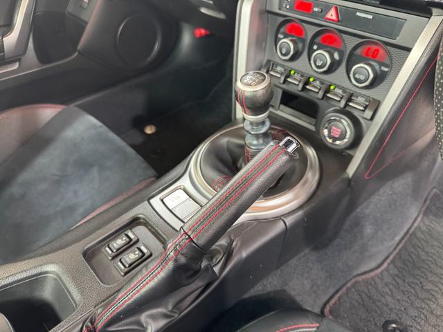 86 GTリミテッド ワンオーナー 純正17inAW 純正ナビ(Bluetooth/DISC/ラジオ) 純正マフラー ドアバイザー シートヒーター フロントフォグランプ オートライト ETC(48枚目)