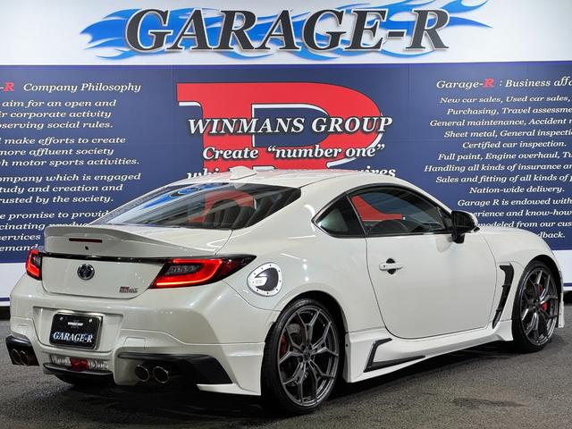 GR86 RC GRエアロ GR鍛造19inAW/サスペンション/ブレーキキャリパー/マフラー GRパフォーマンスダンパー/フェンダーダクトフィン/スタビライジングカバー/給油口カバー 純正ナビ ETC2.0(2枚目)