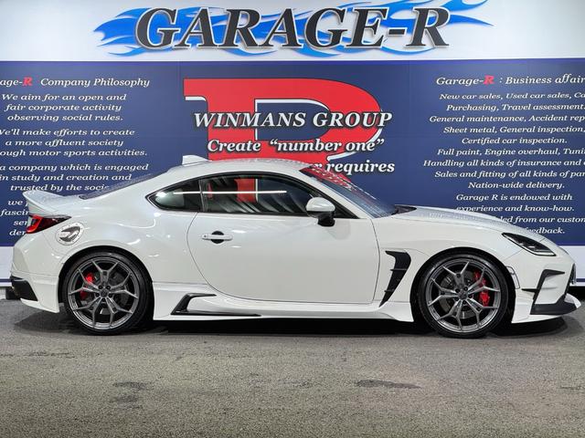 GR86 RC GRエアロ GR鍛造19inAW/サスペンション/ブレーキキャリパー/マフラー GRパフォーマンスダンパー/フェンダーダクトフィン/スタビライジングカバー/給油口カバー 純正ナビ ETC2.0(6枚目)