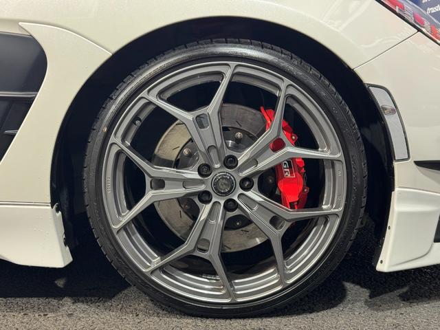 GR86 RC GRエアロ GR鍛造19inAW/サスペンション/ブレーキキャリパー/マフラー GRパフォーマンスダンパー/フェンダーダクトフィン/スタビライジングカバー/給油口カバー 純正ナビ ETC2.0(11枚目)