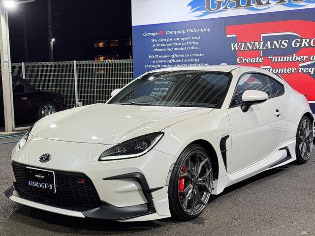 GR86 RC GRエアロ GR鍛造19inAW/サスペンション/ブレーキキャリパー/マフラー GRパフォーマンスダンパー/フェンダーダクトフィン/スタビライジングカバー/給油口カバー 純正ナビ ETC2.0(19枚目)