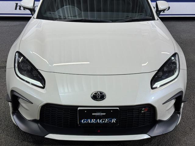 GR86 RC GRエアロ GR鍛造19inAW/サスペンション/ブレーキキャリパー/マフラー GRパフォーマンスダンパー/フェンダーダクトフィン/スタビライジングカバー/給油口カバー 純正ナビ ETC2.0(20枚目)