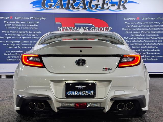 GR86 RC GRエアロ GR鍛造19inAW/サスペンション/ブレーキキャリパー/マフラー GRパフォーマンスダンパー/フェンダーダクトフィン/スタビライジングカバー/給油口カバー 純正ナビ ETC2.0(24枚目)