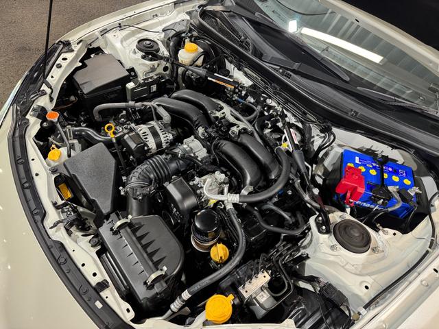 GR86 RC GRエアロ GR鍛造19inAW/サスペンション/ブレーキキャリパー/マフラー GRパフォーマンスダンパー/フェンダーダクトフィン/スタビライジングカバー/給油口カバー 純正ナビ ETC2.0(33枚目)