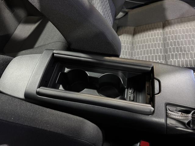 GR86 RC GRエアロ GR鍛造19inAW/サスペンション/ブレーキキャリパー/マフラー GRパフォーマンスダンパー/フェンダーダクトフィン/スタビライジングカバー/給油口カバー 純正ナビ ETC2.0(57枚目)