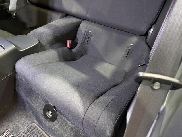 GR86 RC GRエアロ GR鍛造19inAW/サスペンション/ブレーキキャリパー/マフラー GRパフォーマンスダンパー/フェンダーダクトフィン/スタビライジングカバー/給油口カバー 純正ナビ ETC2.0(68枚目)