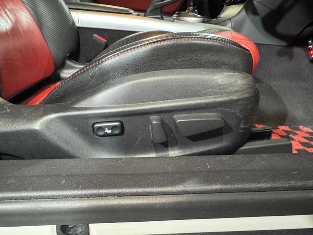 RX-8 タイプS Rmagicマフラー MAZDASPEEDダンパー/サスペンション 純正アンダースポイラー 純正18inAW carrozzeriaナビ 純正オーディオ(ラジオ/CD) MOMOステアリング ETC(32枚目)