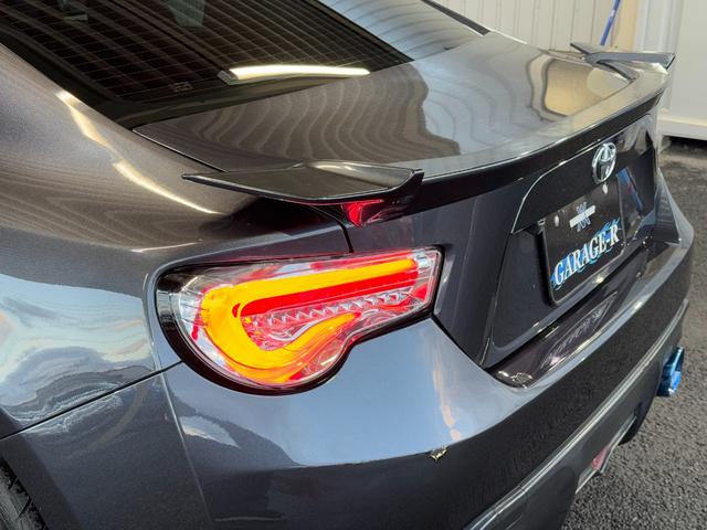 ８６ ＧＴリミテッド　ＴＯＭ’Ｓ　フロントバンパー　社外サイドステップ　ＧＲｅｄｄｙマフラー　ＷＯＲＫ　ＺＥＡＳＴ１９ｉｎＡＷ　Ｖａｌｅｎｔｉテールランプ　トランクスポイラー　ＢＬＩＴＺシフトノブ　純正ナビ（31枚目）