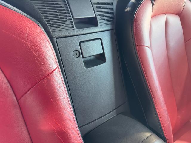 ロードスター ３ｒｄジェネレーションリミテッド　ＡｕｔｏＥｘｅカーボンエアインテーク　純正ビルシュタイン　ショック／サスペンション　純正マフラー　純正１７ｉｎＡＷ　フォグランプ　ｃａｒｒｏｚｚｅｒｉａオーディオ　シートヒーター　ＥＴＣ　キーレス（49枚目）