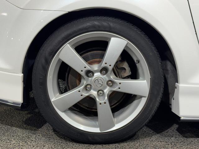 ＲＸ－８ タイプＳ　ＭＡＺＤＡＳＰＥＥＤフルエアロ（Ｆ／Ｓ／Ｒ／リアスポイラー）　ＲＥＣＡＲＯセミバケ（運転席）　ＭＯＭＯステ　純正１８ｉｎＡＷ　純正マフラー　純正オーディオ　ＢＯＳＥサウンド　レザーシート　キーレス（12枚目）