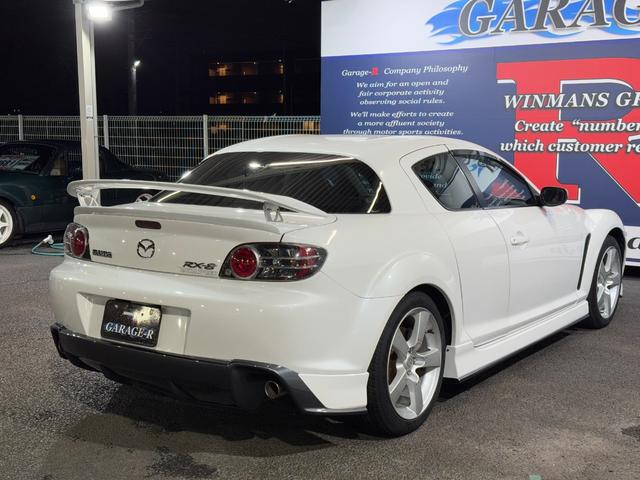 ＲＸ－８ タイプＳ　ＭＡＺＤＡＳＰＥＥＤフルエアロ（Ｆ／Ｓ／Ｒ／リアスポイラー）　ＲＥＣＡＲＯセミバケ（運転席）　ＭＯＭＯステ　純正１８ｉｎＡＷ　純正マフラー　純正オーディオ　ＢＯＳＥサウンド　レザーシート　キーレス（22枚目）
