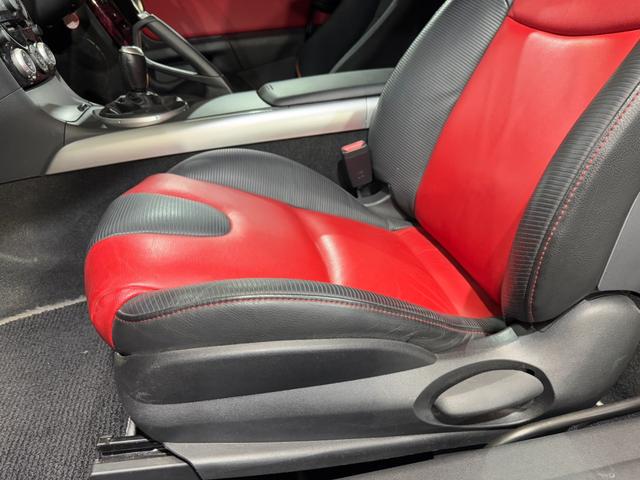 ＲＸ－８ タイプＳ　ＭＡＺＤＡＳＰＥＥＤフルエアロ（Ｆ／Ｓ／Ｒ／リアスポイラー）　ＲＥＣＡＲＯセミバケ（運転席）　ＭＯＭＯステ　純正１８ｉｎＡＷ　純正マフラー　純正オーディオ　ＢＯＳＥサウンド　レザーシート　キーレス（35枚目）