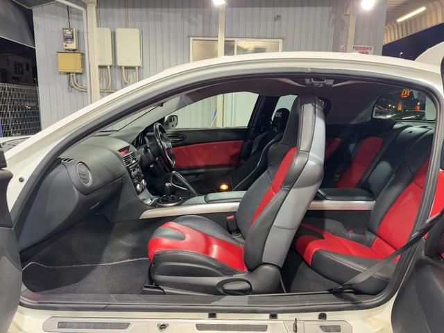 ＲＸ－８ タイプＳ　ＭＡＺＤＡＳＰＥＥＤフルエアロ（Ｆ／Ｓ／Ｒ／リアスポイラー）　ＲＥＣＡＲＯセミバケ（運転席）　ＭＯＭＯステ　純正１８ｉｎＡＷ　純正マフラー　純正オーディオ　ＢＯＳＥサウンド　レザーシート　キーレス（54枚目）