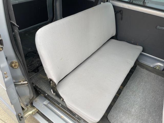 サンバーバン ＶＢ　５速マニュアル　４ＷＤ　パワステ　エアバック（5枚目）