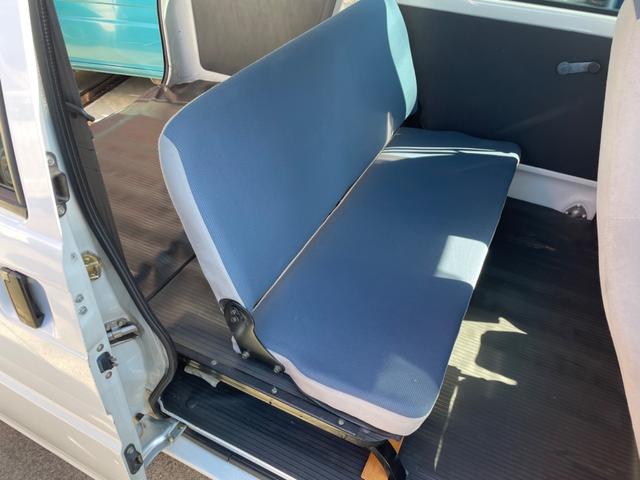サンバーバン トランスポーター　５速マニュアル　パワステ　パワーウィンドウ　エアバック（4枚目）