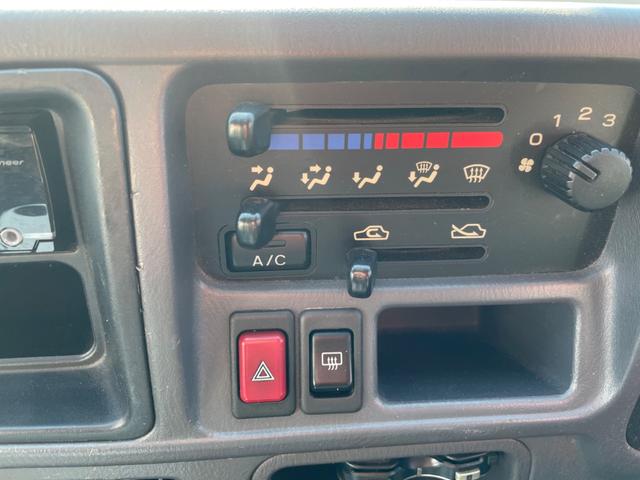 サンバーバン トランスポーター　５速マニュアル　パワステ　パワーウィンドウ　エアバック（29枚目）