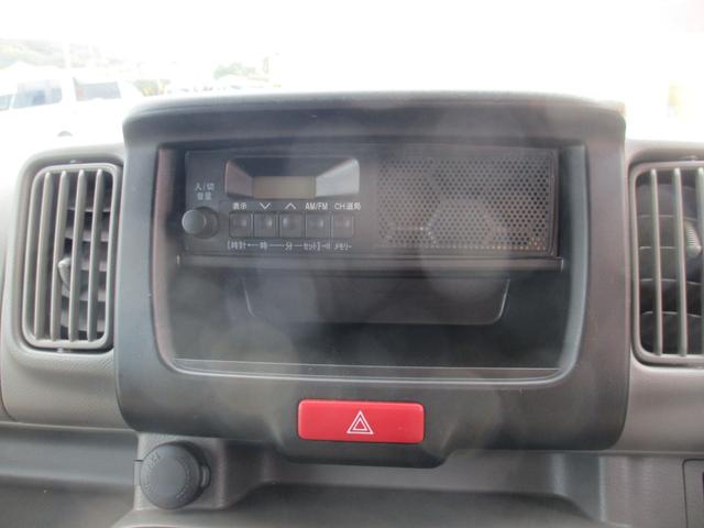 エブリイ ＰＡ　ハイルーフ　レーダーブレーキ　バイザー　クリアランスソナー　ＡＭＦＭラジオ　運助エアバッグ　オーバーヘッドコンソール　アイドリングストップ　エアコン　禁煙車（7枚目）