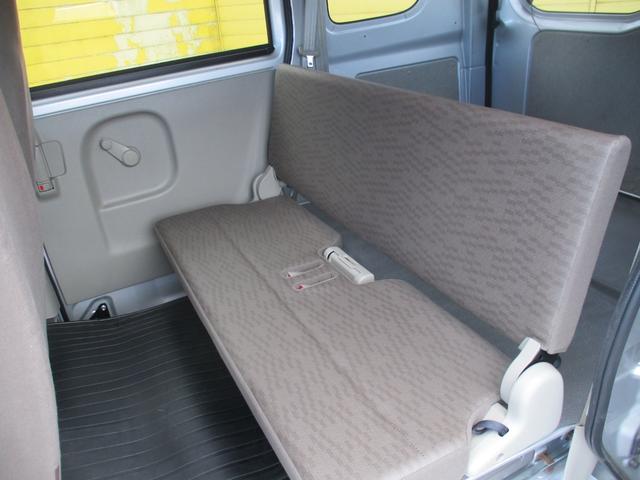 エブリイ ＰＡ　ハイルーフ　レーダーブレーキ　バイザー　クリアランスソナー　ＡＭＦＭラジオ　運助エアバッグ　オーバーヘッドコンソール　アイドリングストップ　エアコン　禁煙車（16枚目）