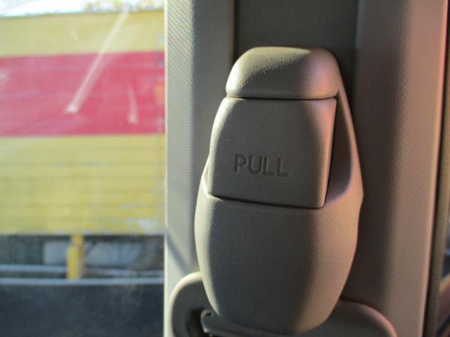 ムーヴ カスタム　Ｘ　ＶＳスマートセレクションＳＡ　スマートキー　ＣＤデッキ　木目調パネル　シートリフター　レーダーブレーキ　バイザー　チルトステアリング　オートエアコン　ＬＥＤライト　セキュリティ（23枚目）