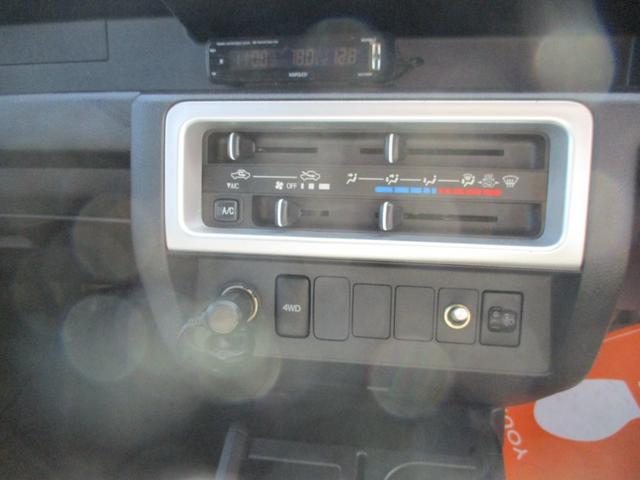 ピクシストラック スタンダード　４ＷＤ　５ＭＴ　ナビ地デジ　ＣＤ．ＤＶＤ　エアコン　バックカメラ　荷台幌付き　ＬＥＤライト　バイザー（24枚目）