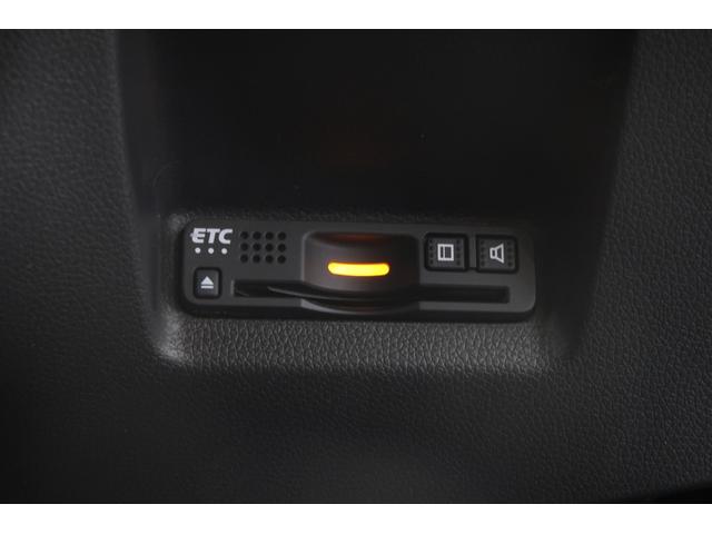 シャトル ハイブリッドＺホンダセンシング　認定中古車　運転支援　前後ドラレコ　ＥＴＣ　シートヒーター　衝突軽減Ｂ　デュアルエアコン　ＬＥＤライト　Ｂカメラ　ＵＳＢ接続　イモビ　オートライト　クルコン　ＤＶＤ　Ｓキー　地デジ　パワーウィンドウ（17枚目）