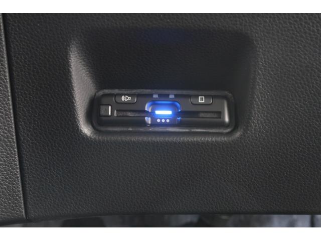 フィット ホーム　デモカー　２年保証付　運転支援　ナビ　Ｂカメラ　ＥＴＣ　衝突軽減　リアカメラ　ソナー　ＵＳＢ接続　ＡＡＣ　横滑り防止機能　サイドエアバック　オートライト　ＬＥＤライト　クルーズコントロール　スマキー（15枚目）
