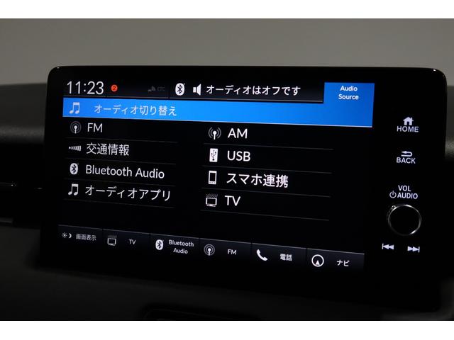 ヴェゼル ｅ：ＨＥＶＺ　認定中古車　２年保証付　ワンオーナー　ナビ　Ｂカメラ　ドラレコ　ＥＴＣ　運転支援　全周囲カメラ　ホンダコネクト　ＬＤＡ　衝突回避支援ブレーキ機能　パノラミックビューモニター　１オナ　追従　スマキ　半革（9枚目）