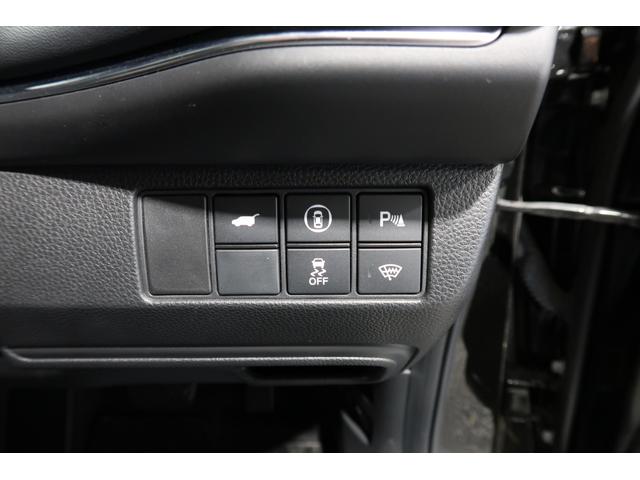 ヴェゼル ｅ：ＨＥＶＺ　認定中古車　２年保証付　ワンオーナー　ナビ　Ｂカメラ　ドラレコ　ＥＴＣ　運転支援　全周囲カメラ　ホンダコネクト　ＬＤＡ　衝突回避支援ブレーキ機能　パノラミックビューモニター　１オナ　追従　スマキ　半革（15枚目）