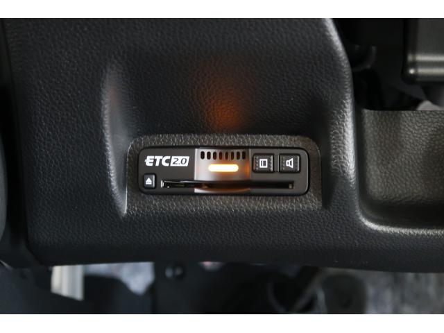 ヴェゼル ｅ：ＨＥＶＺ　認定中古車　２年保証付　ワンオーナー　ナビ　Ｂカメラ　ドラレコ　ＥＴＣ　運転支援　全周囲カメラ　ホンダコネクト　ＬＤＡ　衝突回避支援ブレーキ機能　パノラミックビューモニター　１オナ　追従　スマキ　半革（16枚目）