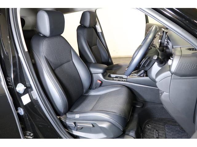 ヴェゼル ｅ：ＨＥＶＺ　認定中古車　２年保証付　ワンオーナー　ナビ　Ｂカメラ　ドラレコ　ＥＴＣ　運転支援　全周囲カメラ　ホンダコネクト　ＬＤＡ　衝突回避支援ブレーキ機能　パノラミックビューモニター　１オナ　追従　スマキ　半革（19枚目）