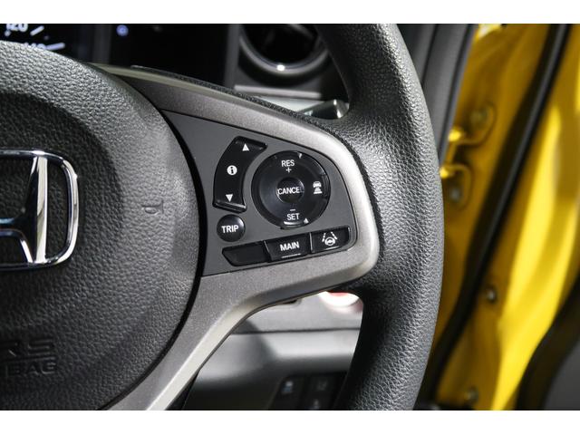 Ｈｏｎｄａセンシングの機能のひとつ、アダプティブクルーズコントロール付！アクセルから足を離しても設定したスピードと前車との車間を保ち走行してくれます！車線維持もアシスト☆高速道路で疲労軽減ですね☆