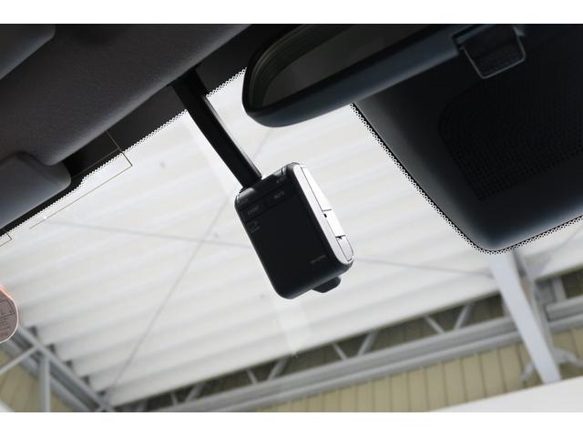 フィット ｅ：ＨＥＶＲＳ　ワンオーナー　ナビ　Ｂカメラ　ドラレコ　運転支援　エアバッグ　パワーウィンドウ　助手席エアバッグ　Ｄレコ　フルセグテレビ　ＬＥＤヘッドランプ　セキュリティアラーム　フルオートエアコン　ＥＴＣ装備　半革（21枚目）